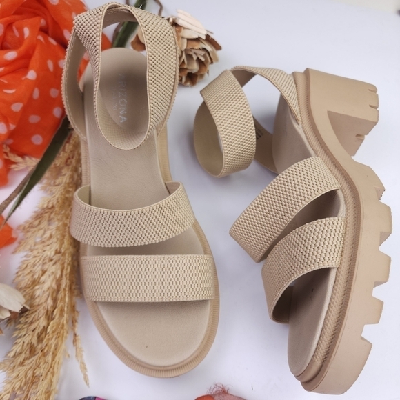 Arizona Chunky Platform Beige Strappy Sandals Sz 8 - Picture 1 of 10